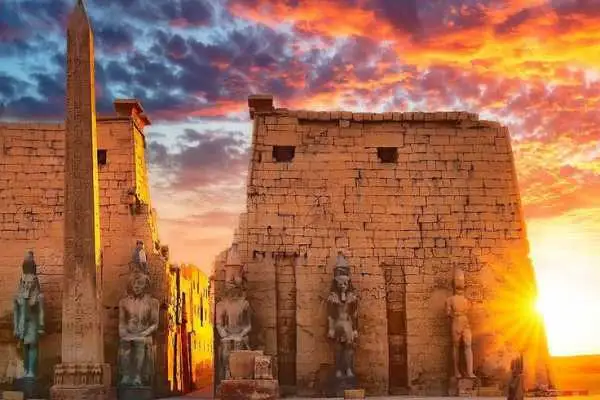 Luxor 6